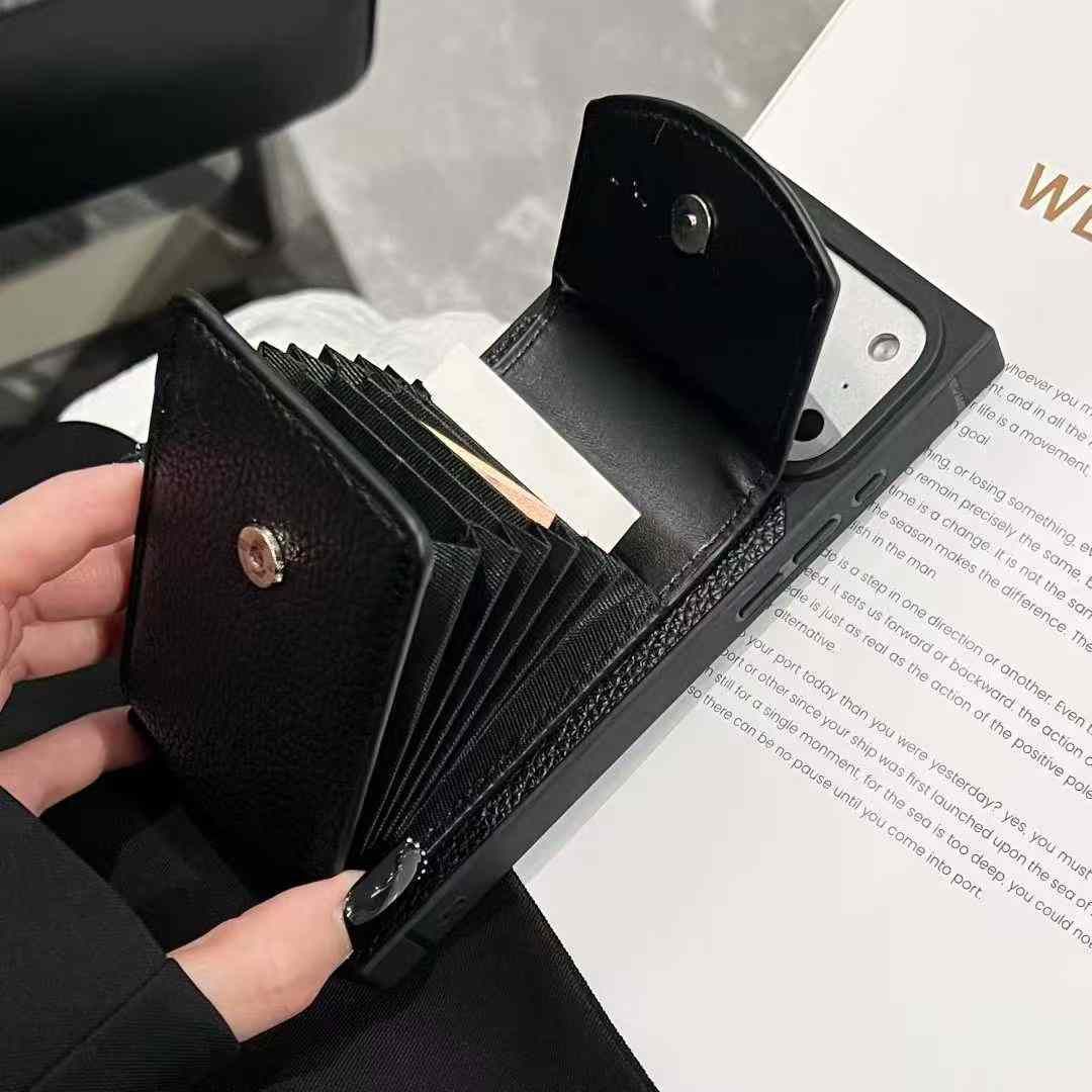 クロムハーツ iPhone17/16/15/14/13ケース