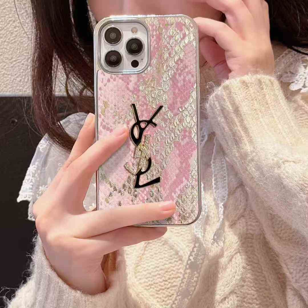 イヴサンローランiPhone16/15/14/13/12/11ケース