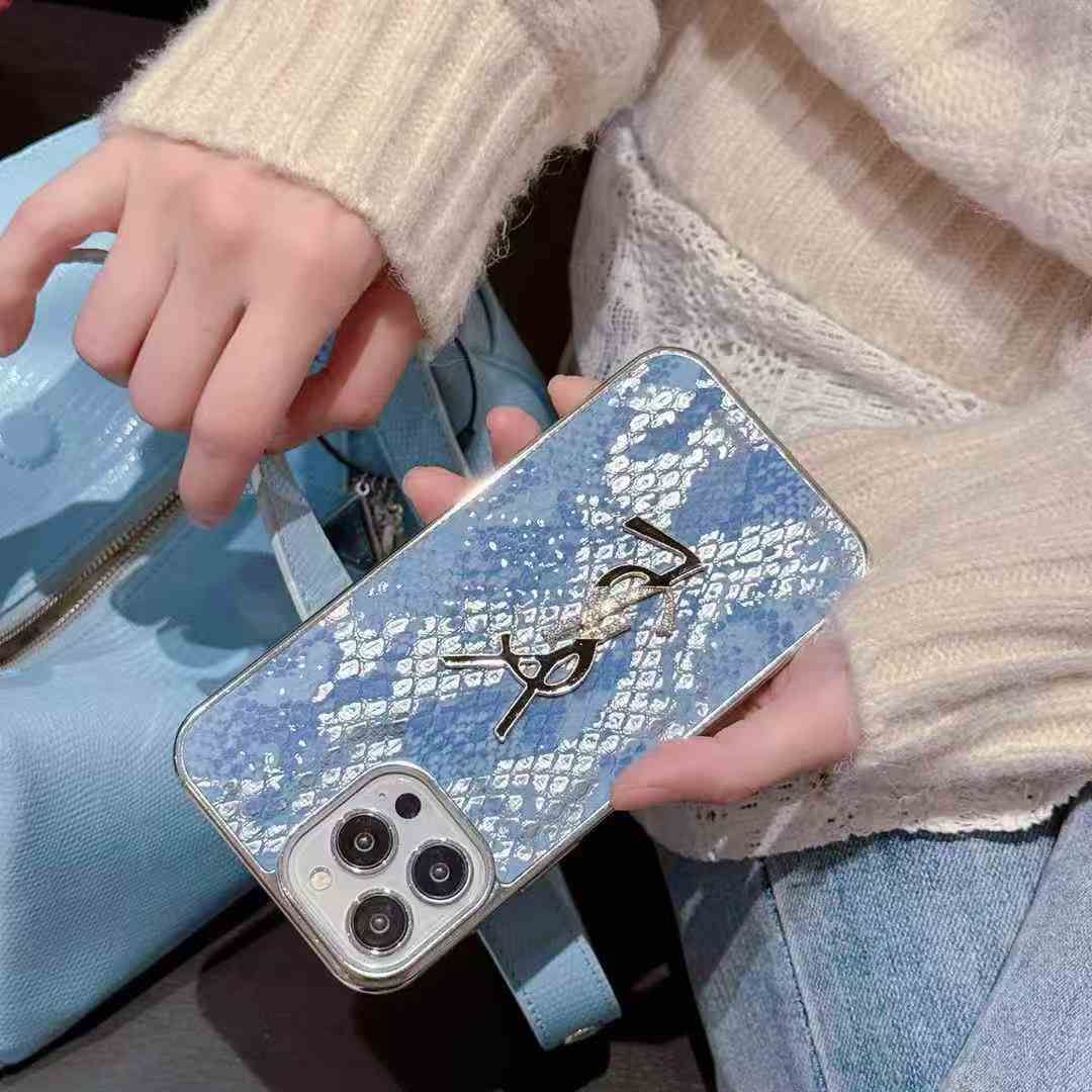 イヴサンローランiPhone16/15/14/13/12/11ケース