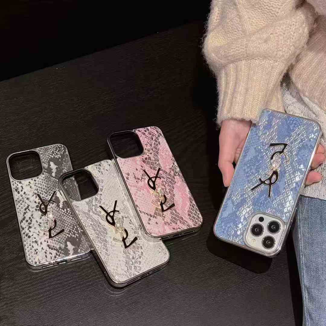 イヴサンローランiPhone16/15/14/13/12/11ケース