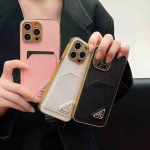 プラダiPhone17/16/15/14/13/12/11/xs/7/8ケース