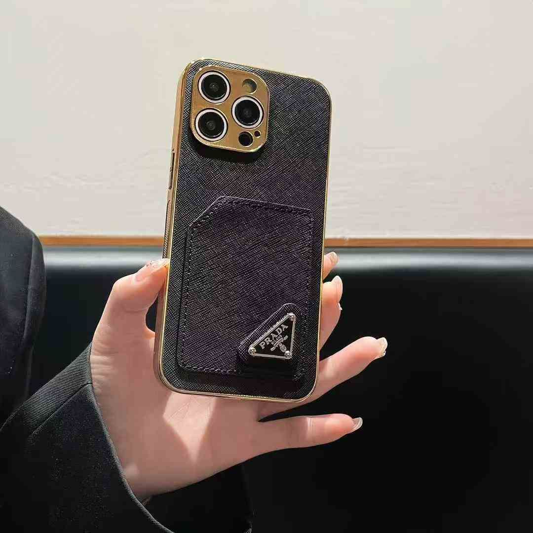 プラダiPhone17/16/15/14/13/12/11/xs/7/8ケース