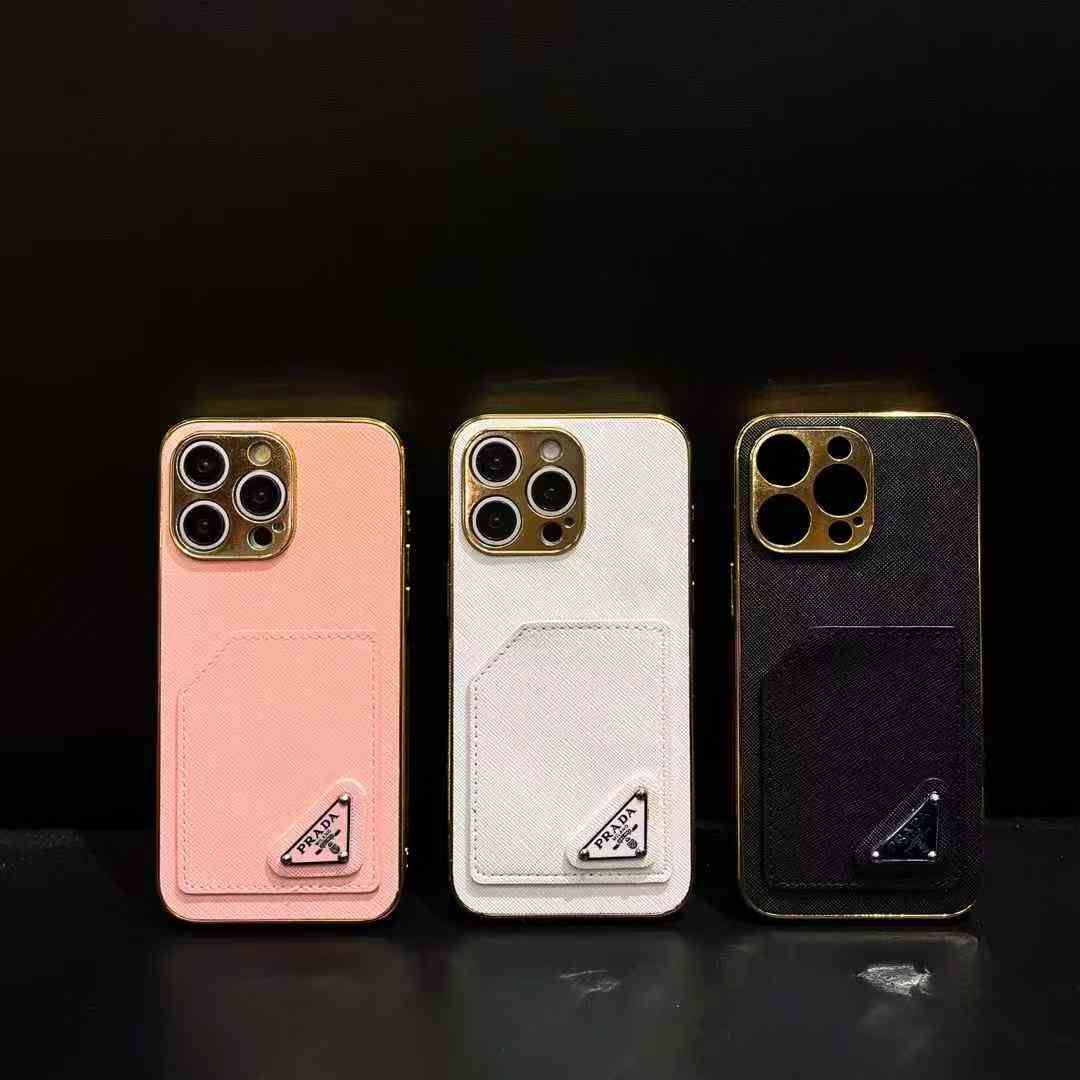 プラダiPhone17/16/15/14/13/12/11/xs/7/8ケース