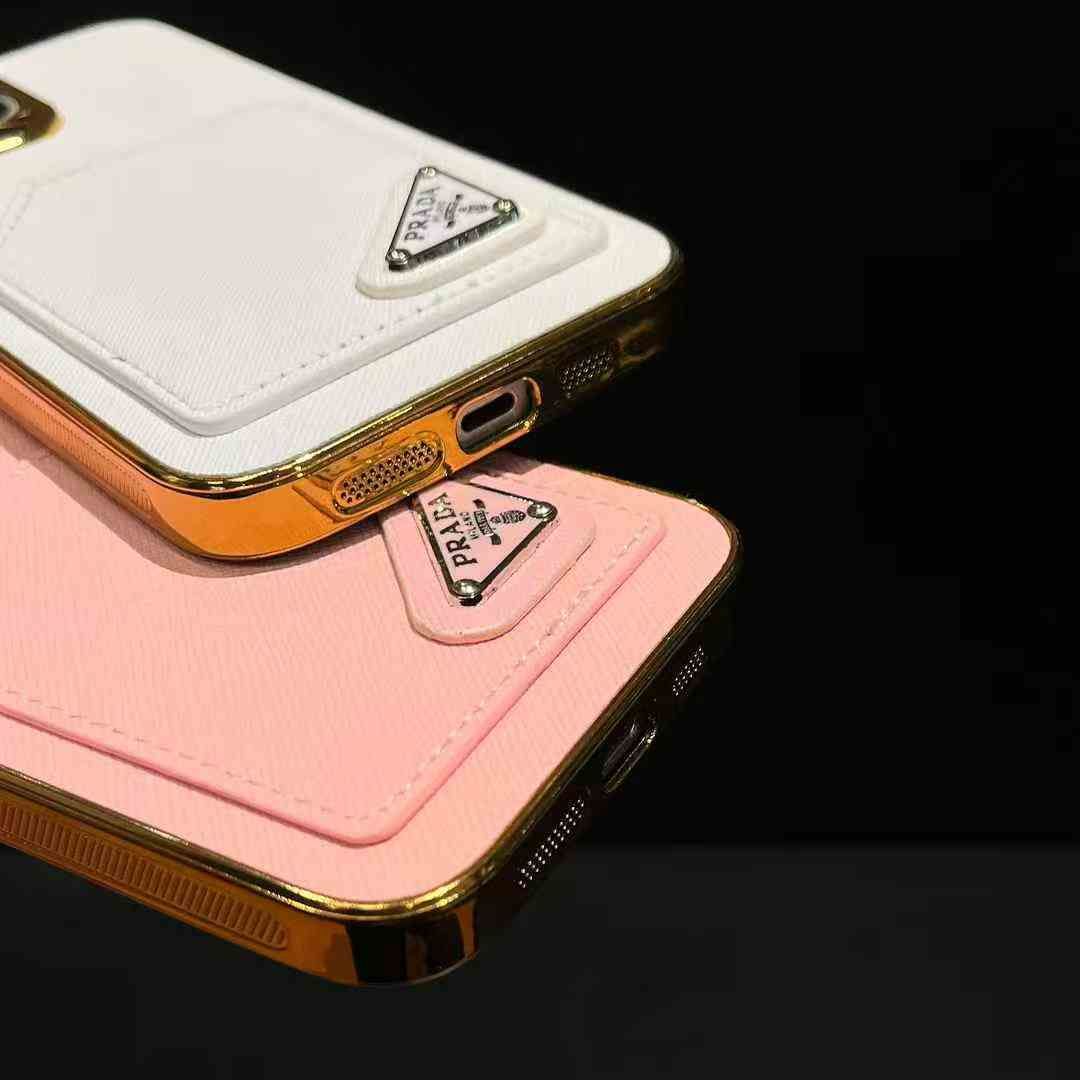 プラダiPhone17/16/15/14/13/12/11/xs/7/8ケース