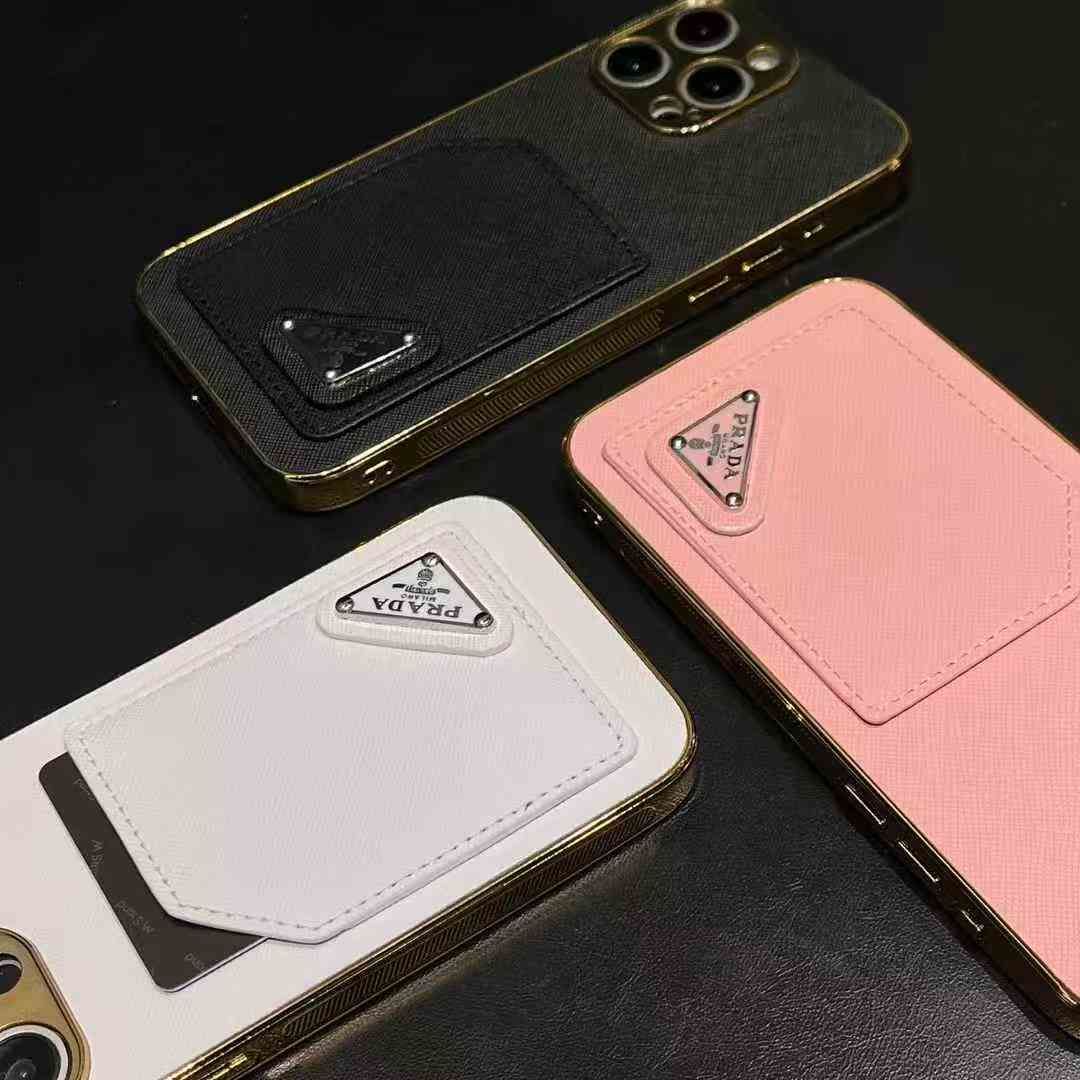 プラダiPhone17/16/15/14/13/12/11/xs/7/8ケース