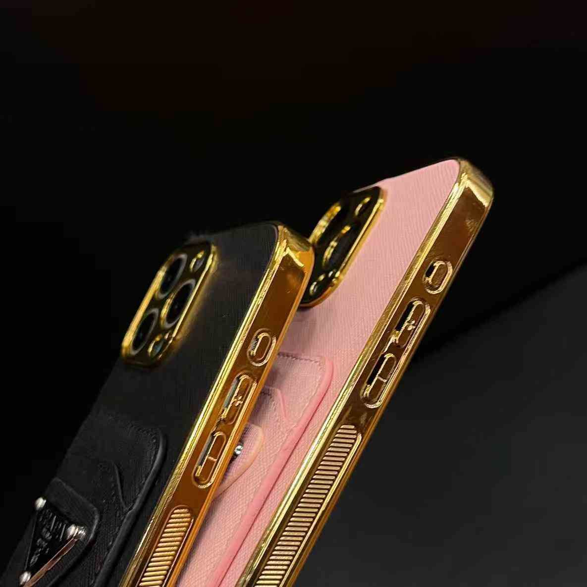 プラダiPhone17/16/15/14/13/12/11/xs/7/8ケース