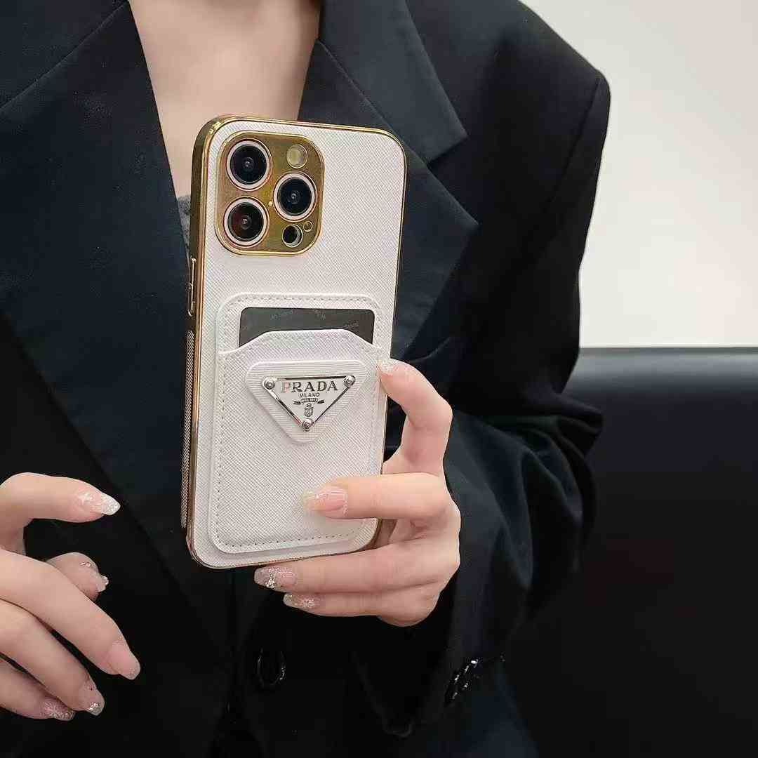 プラダiPhone17/16/15/14/13/12/11/xs/7/8ケース