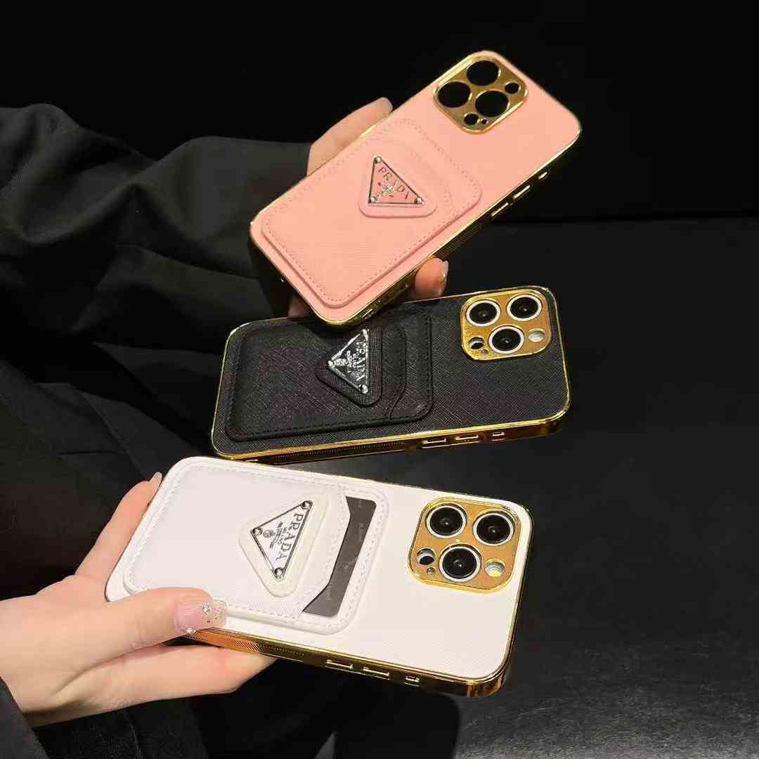 プラダiPhone17/16/15/14/13/12/11/xs/7/8ケース