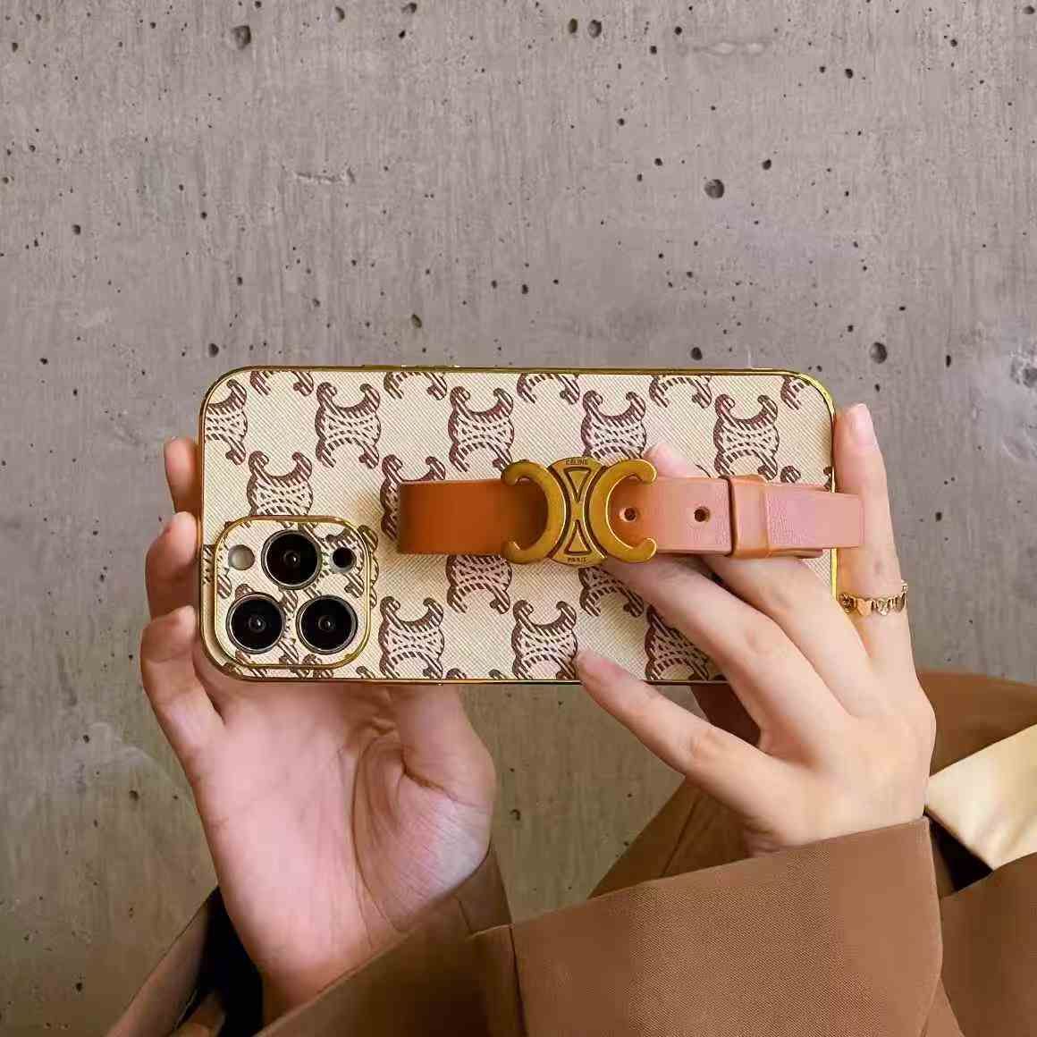 セリーヌiPhone17/16/15/14/13/12/11ケース