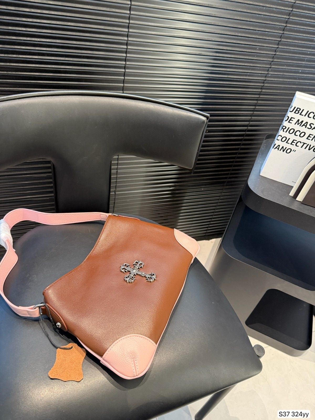 クロムハーツ ホーボーバッグ ショルダーバッグ 高品質 A31773