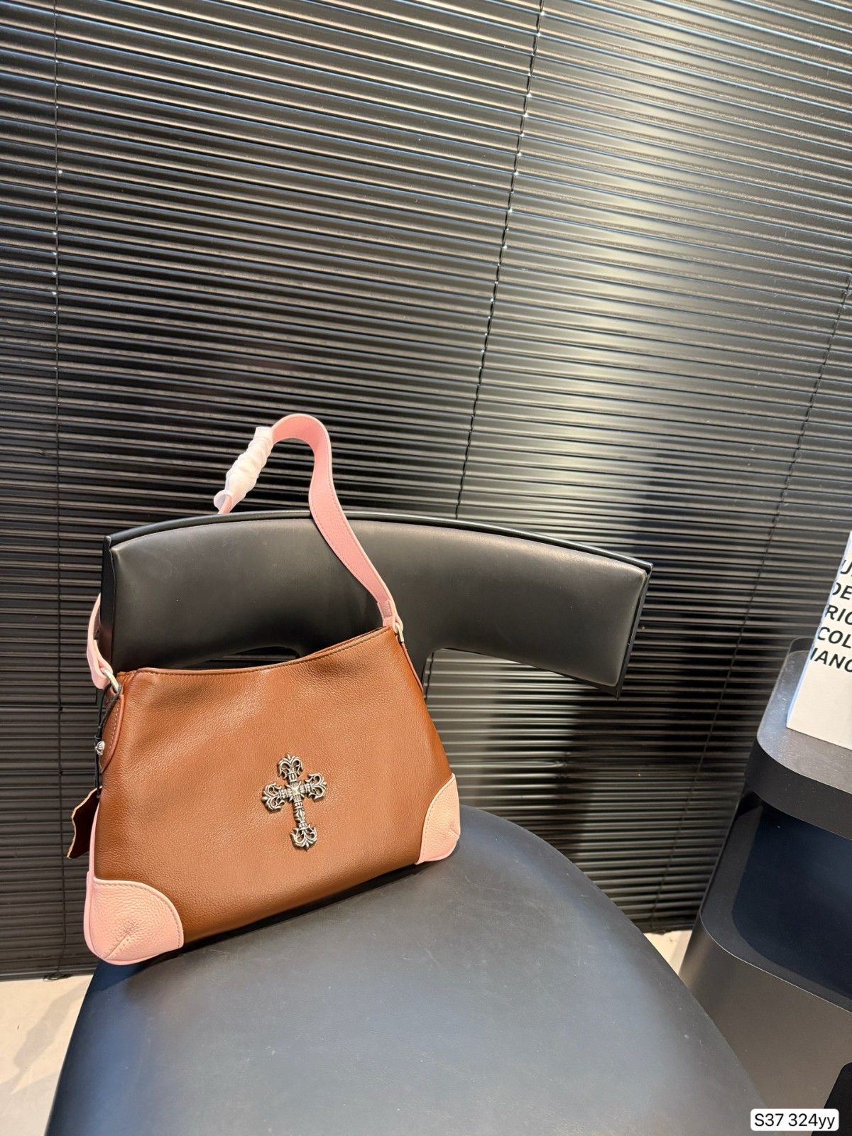 クロムハーツ ホーボーバッグ ショルダーバッグ 高品質 A31773