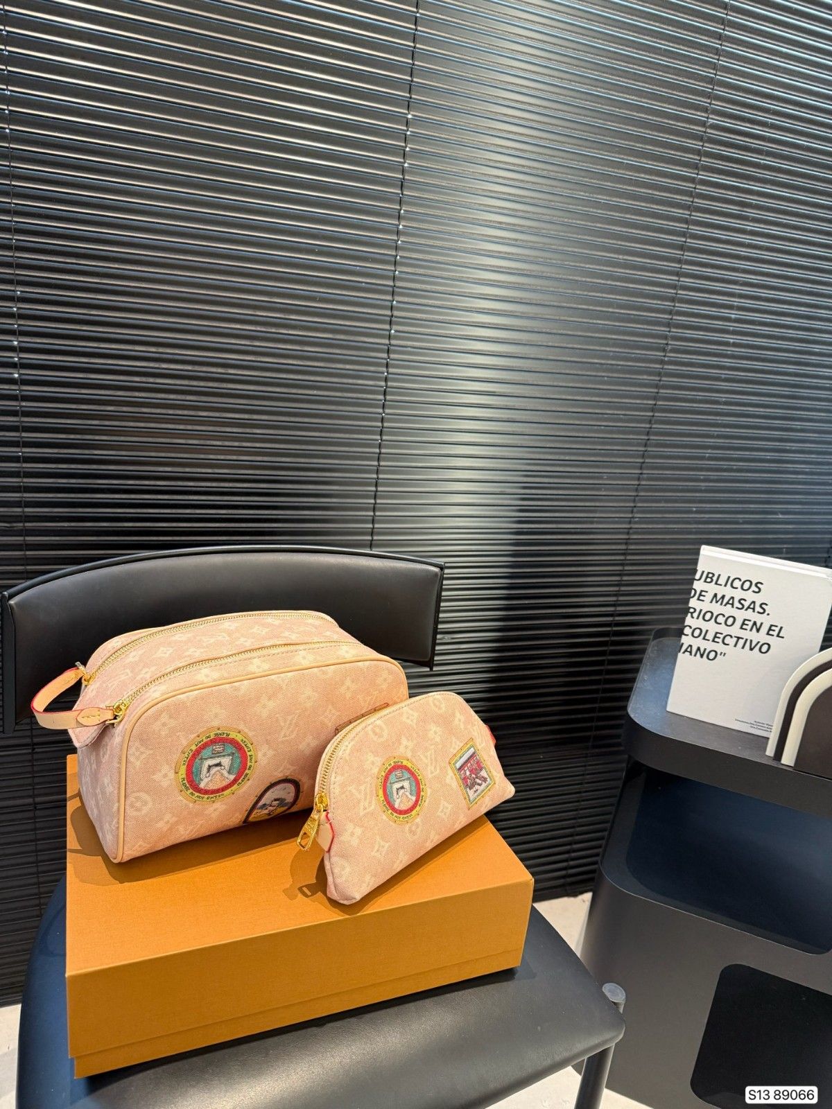 ルイヴィトン 化粧ポーチ ダブルジッパー ファッション 高品質 A31775