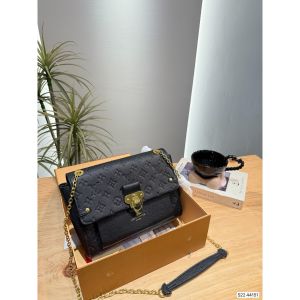 ルイヴィトン チェーンバッグ エンボス加工 オシャレ A31769