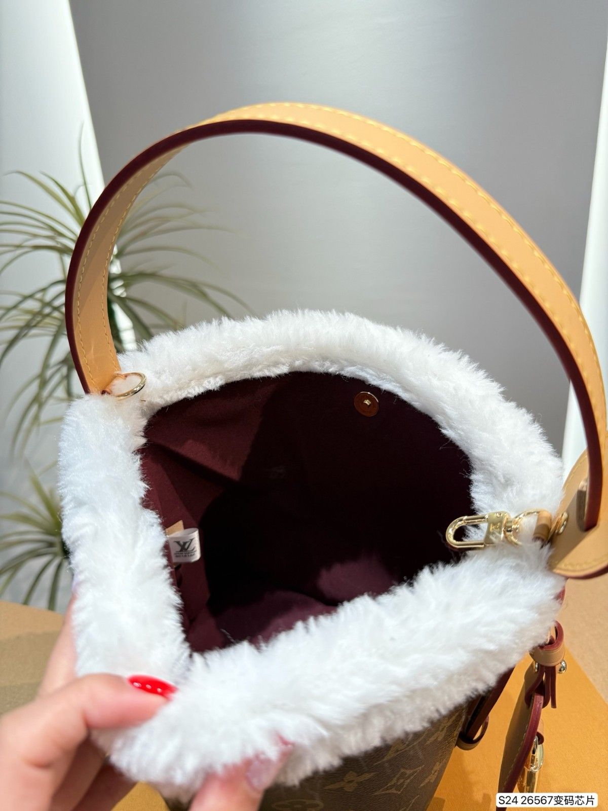 ルイヴィトン バケットバッグ 可愛い 秋冬 A31768