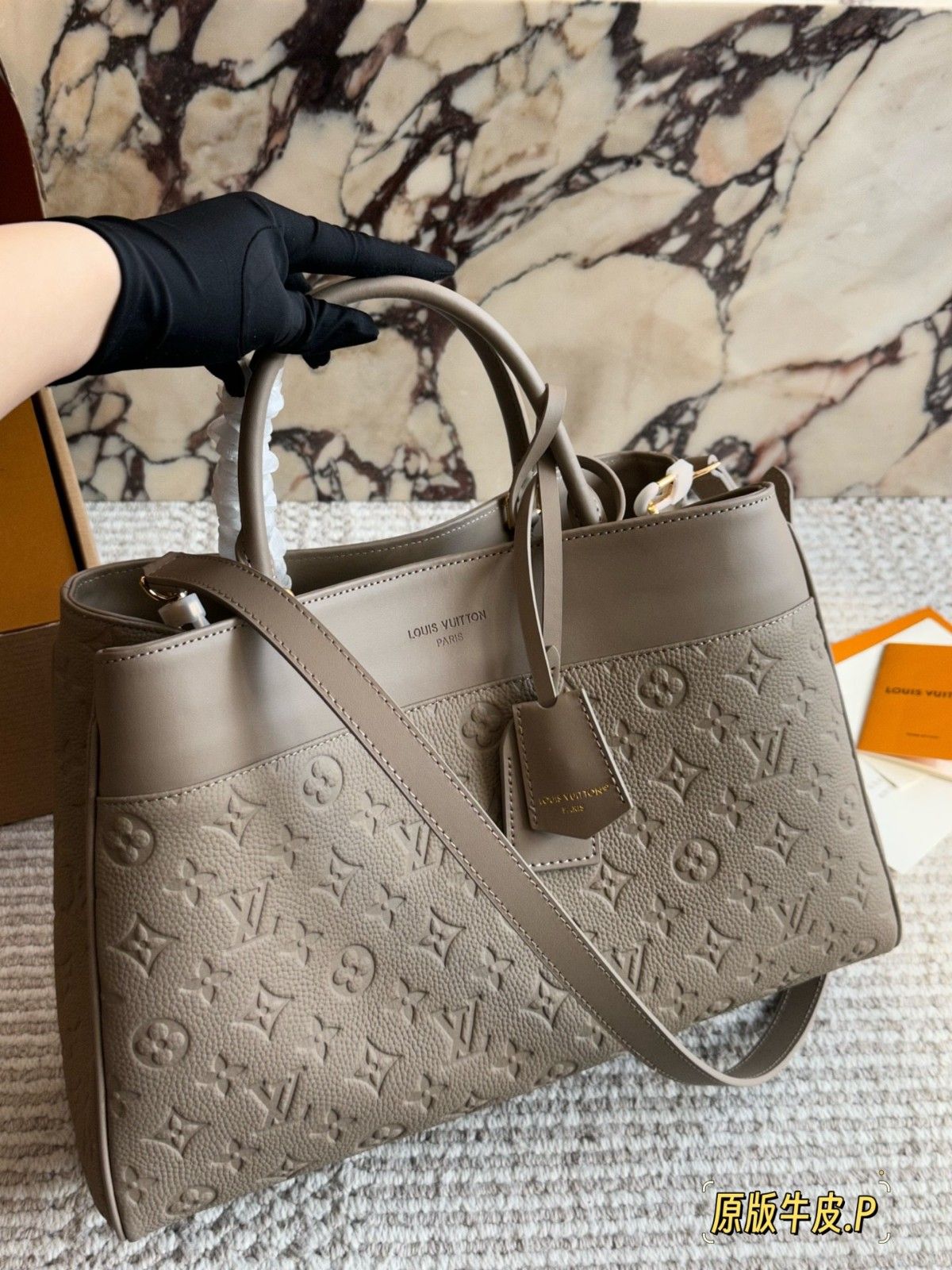 ルイヴィトン トートバッグ 本革 高級感 A31751