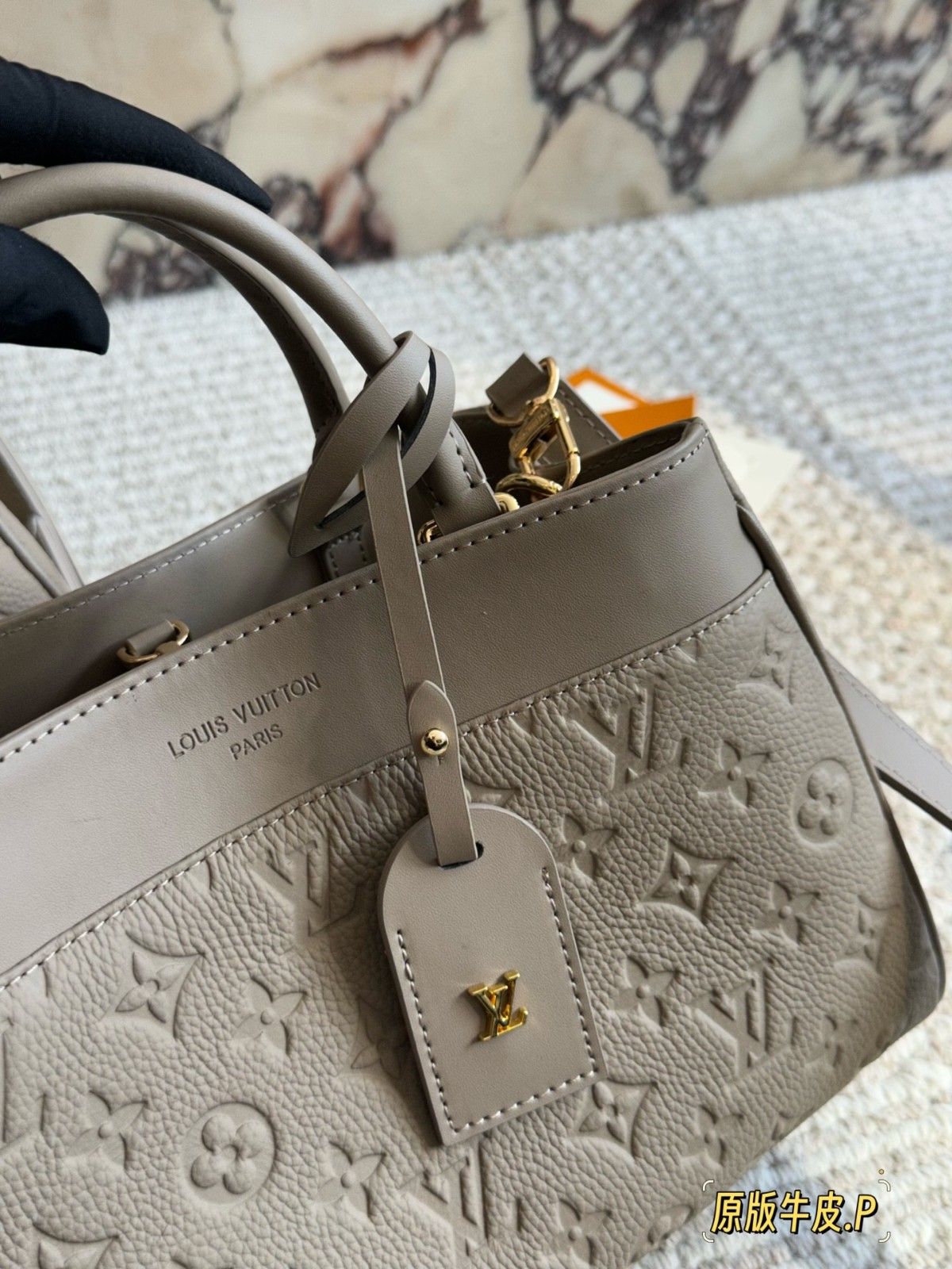 ルイヴィトン トートバッグ 本革 高級感 A31751