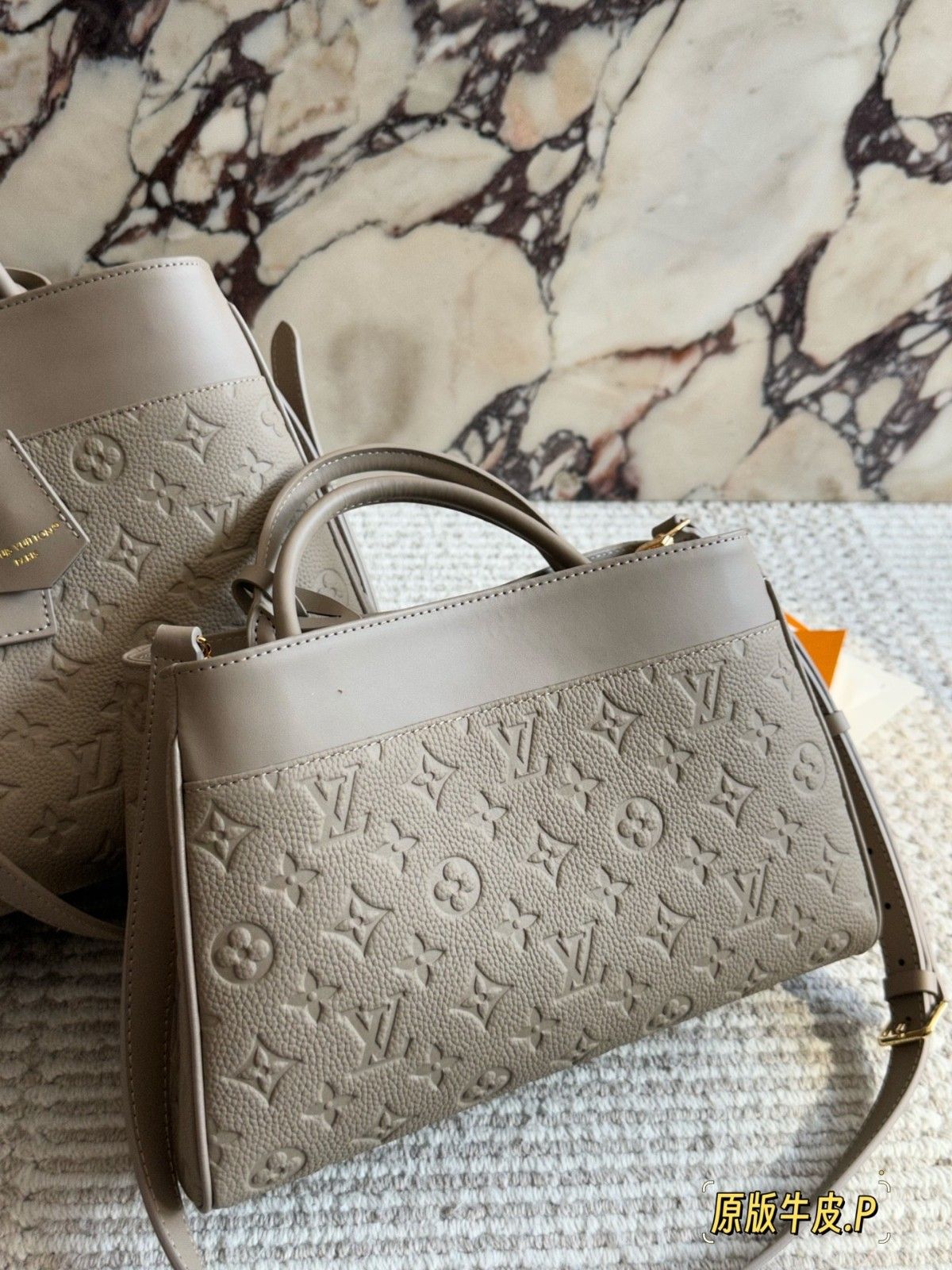 ルイヴィトン トートバッグ 本革 高級感 A31751