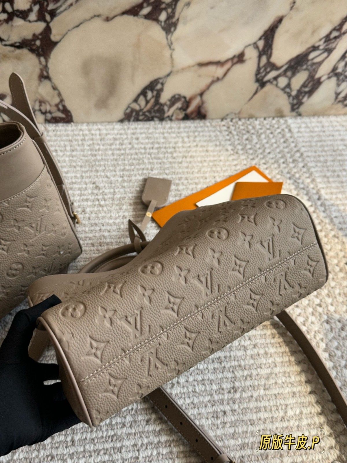 ルイヴィトン トートバッグ 本革 高級感 A31751