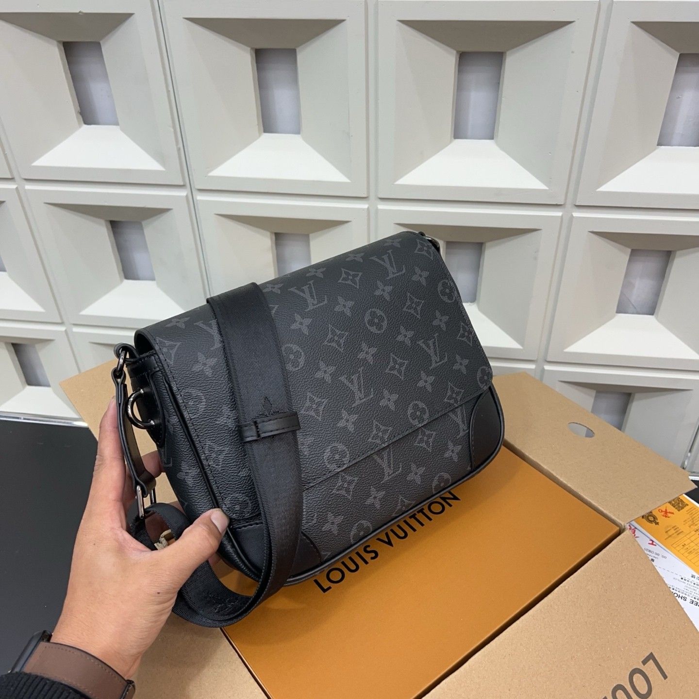 ルイヴィトン ショルダーバッグ メンズ A31750