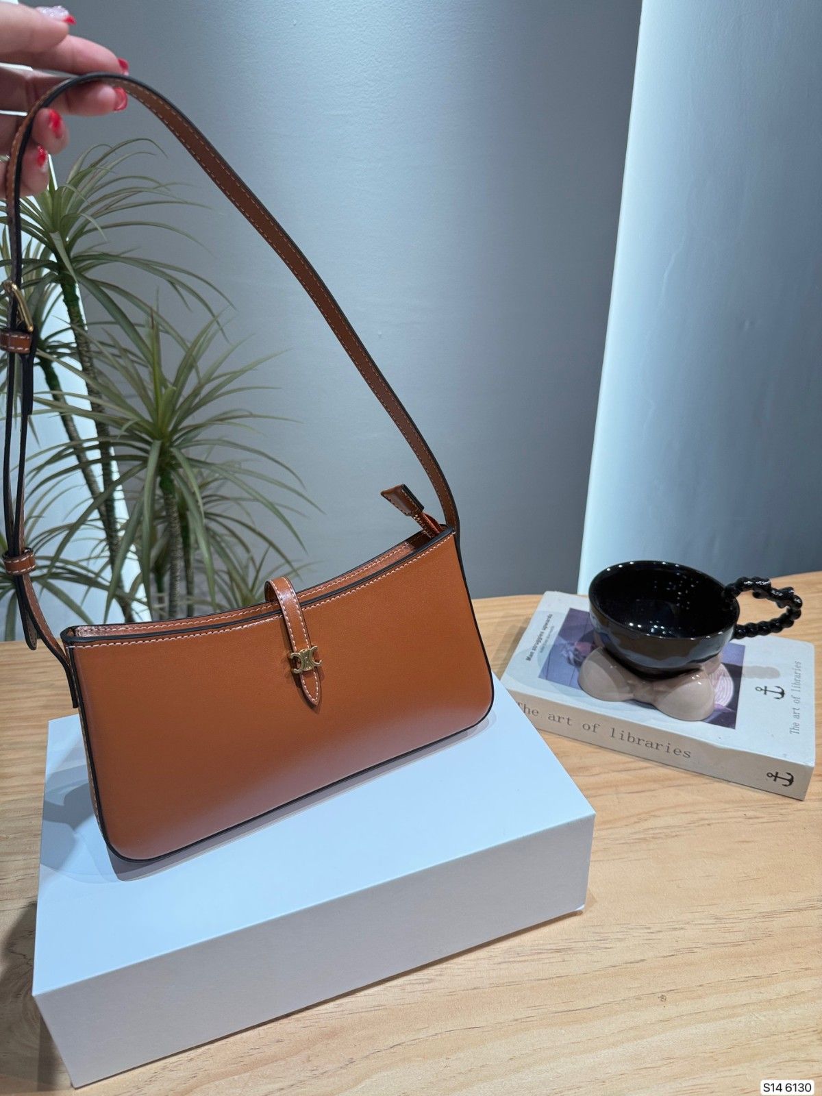 セリーヌ CELINE Tina ホーボーバッグ A31774