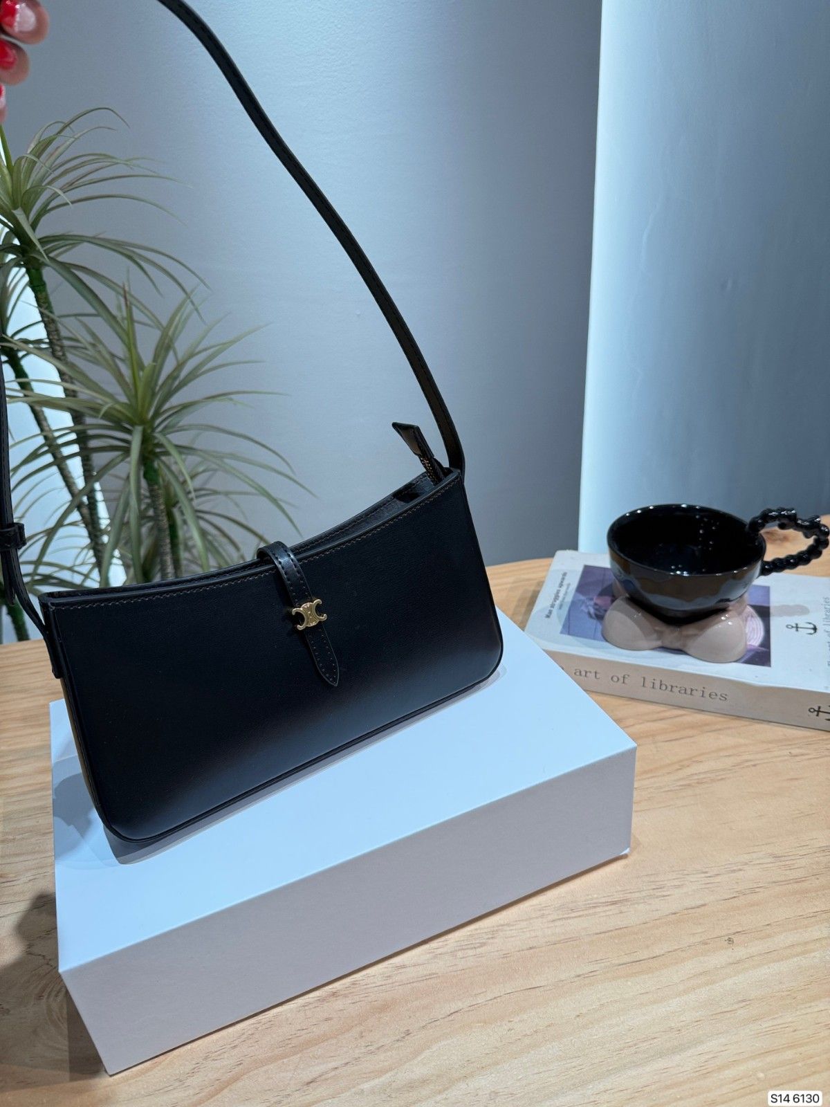 セリーヌ CELINE Tina ホーボーバッグ A31774