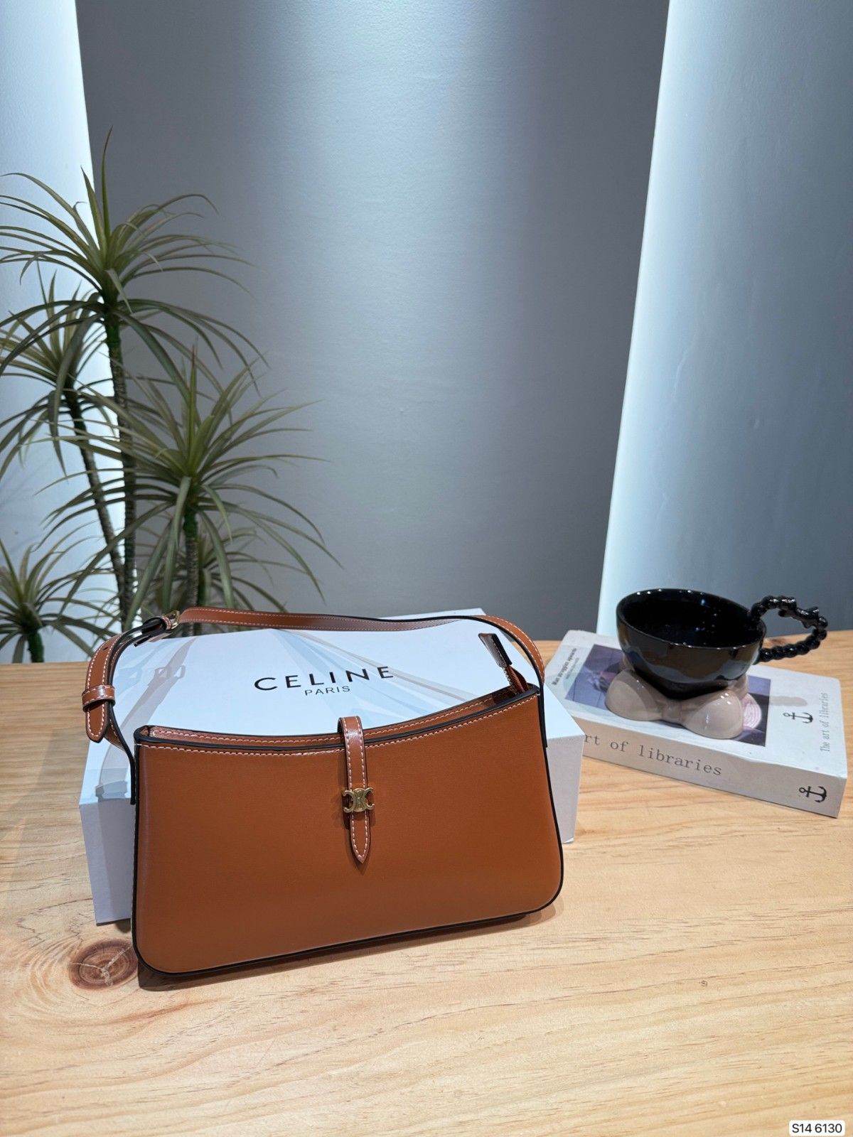 セリーヌ CELINE Tina ホーボーバッグ A31774