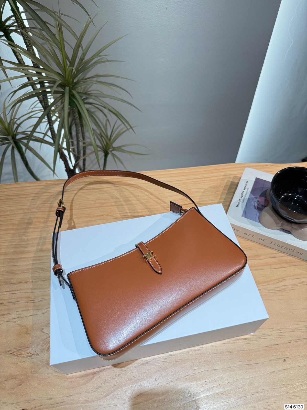 セリーヌ CELINE Tina ホーボーバッグ A31774