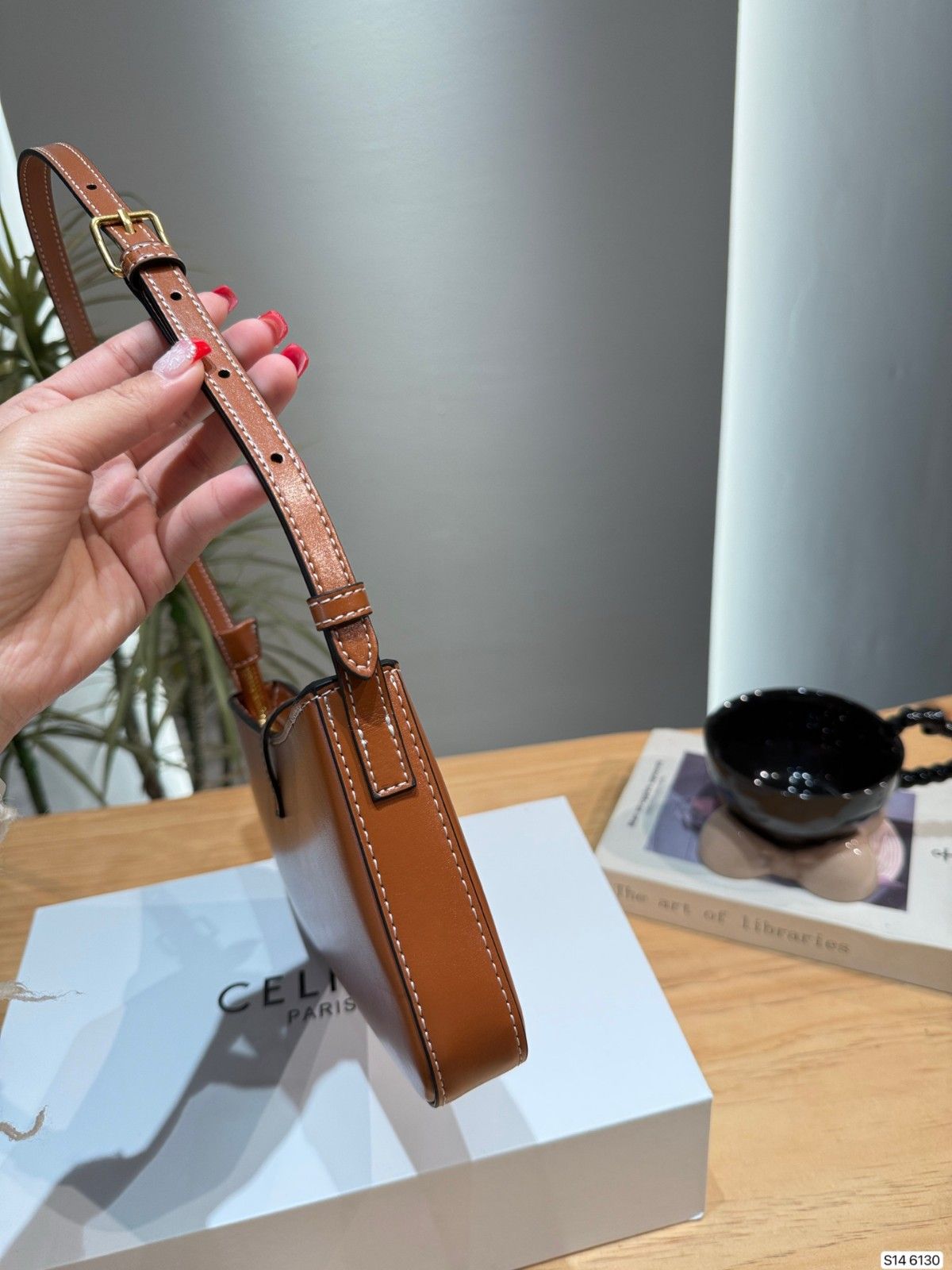 セリーヌ CELINE Tina ホーボーバッグ A31774