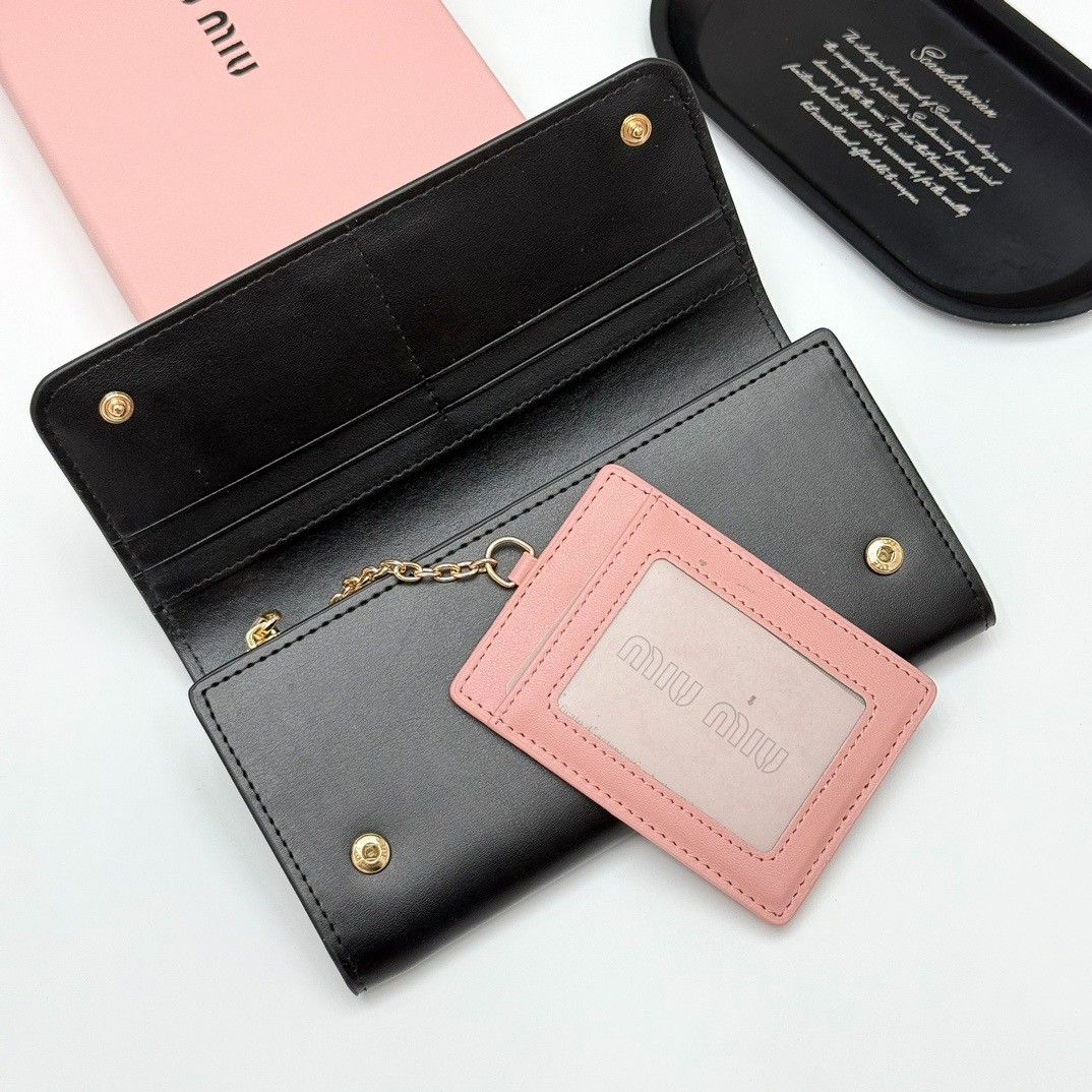 ミュウミュウ 長財布 可愛い レザー A31756