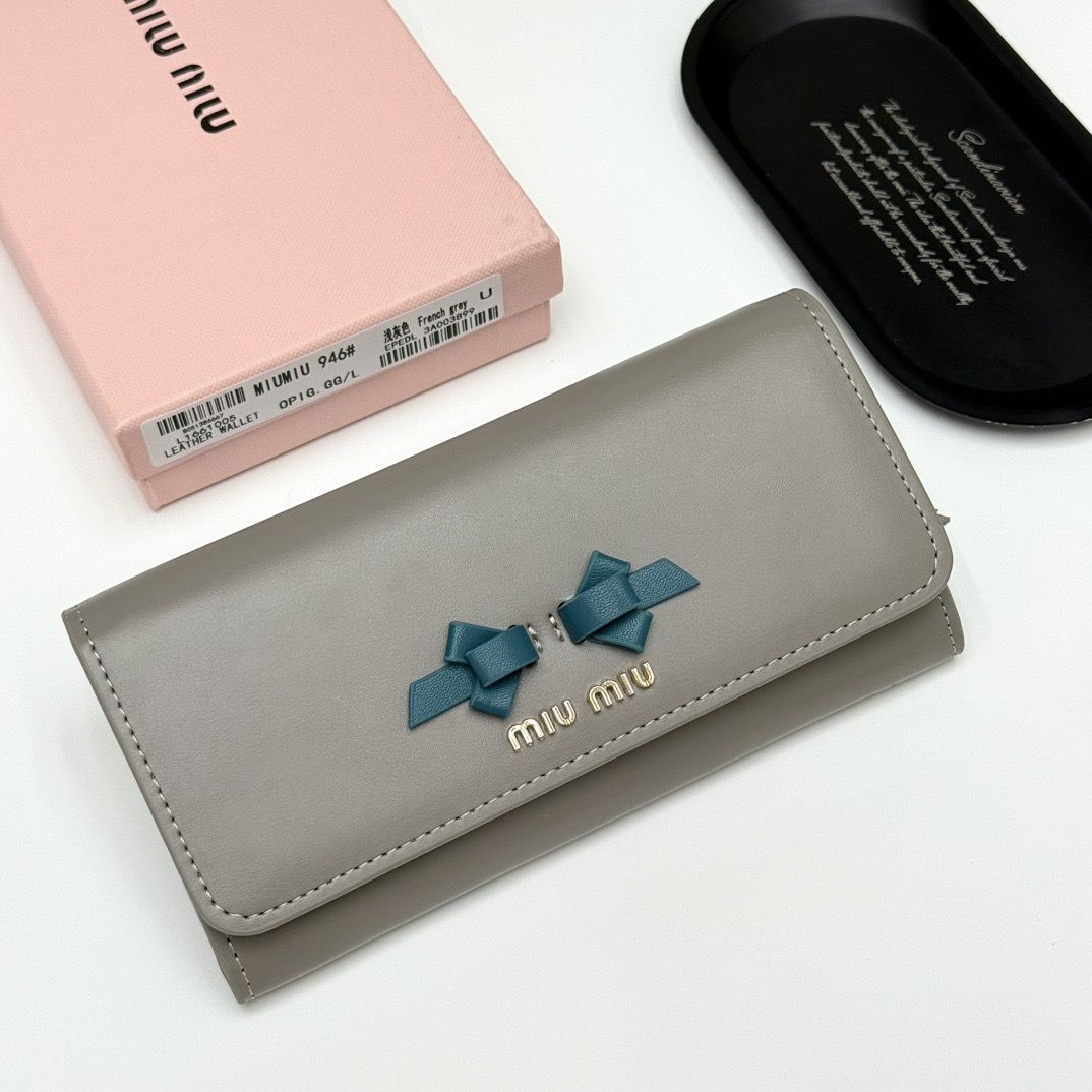 ミュウミュウ 長財布 可愛い レザー A31756