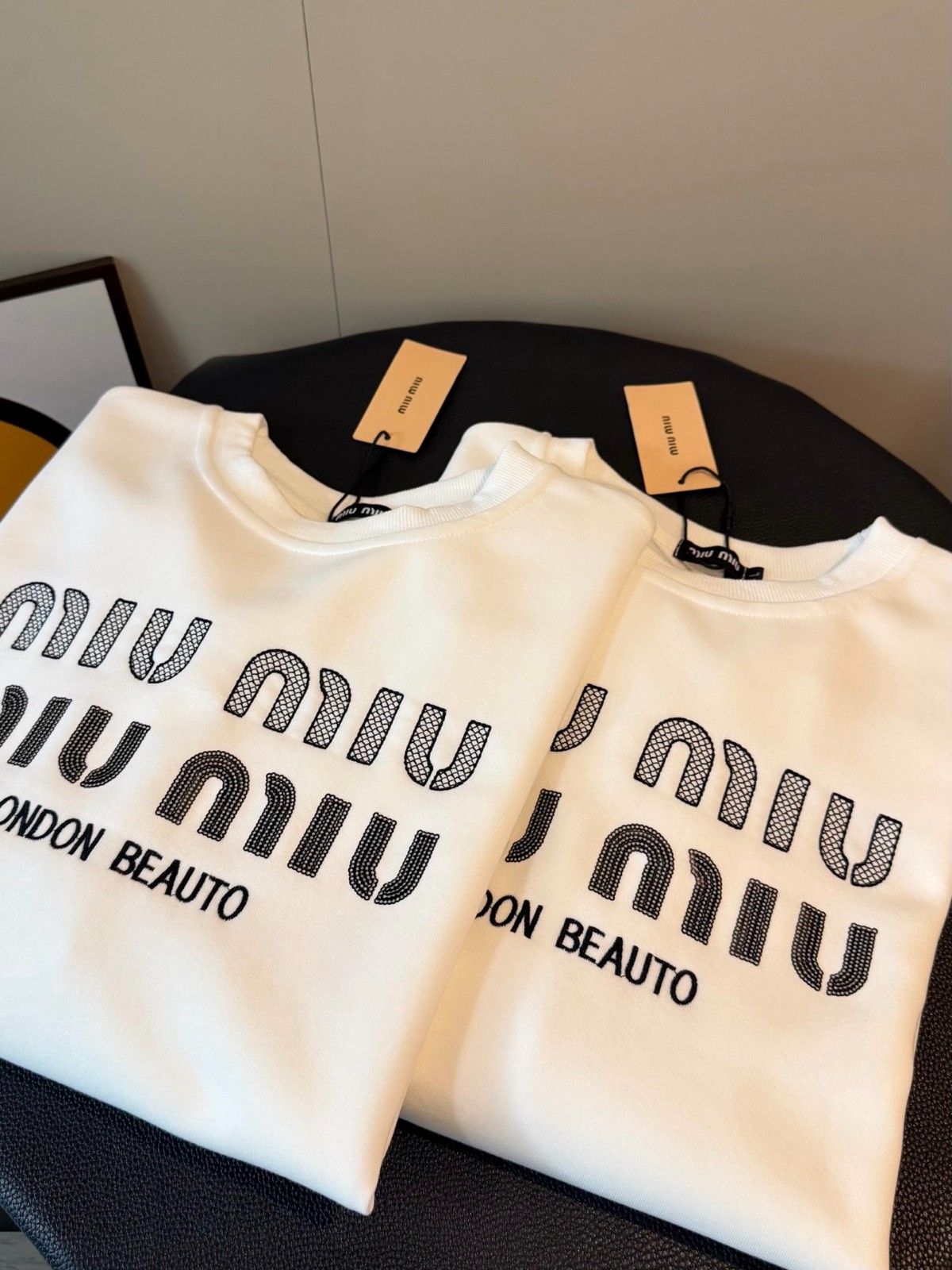 ミュウミュウ トレーナー ゆったり 刺繍 A31748