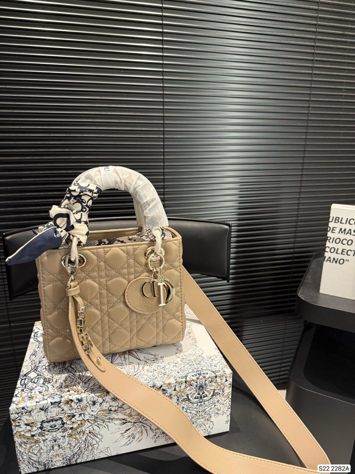 ディオール レディ ディオール ショルダーバッグ オシャレ A31767