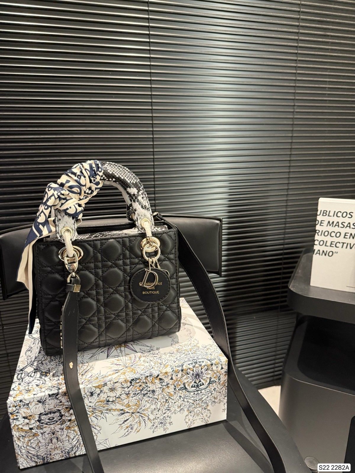 ディオール レディ ディオール ショルダーバッグ オシャレ A31767