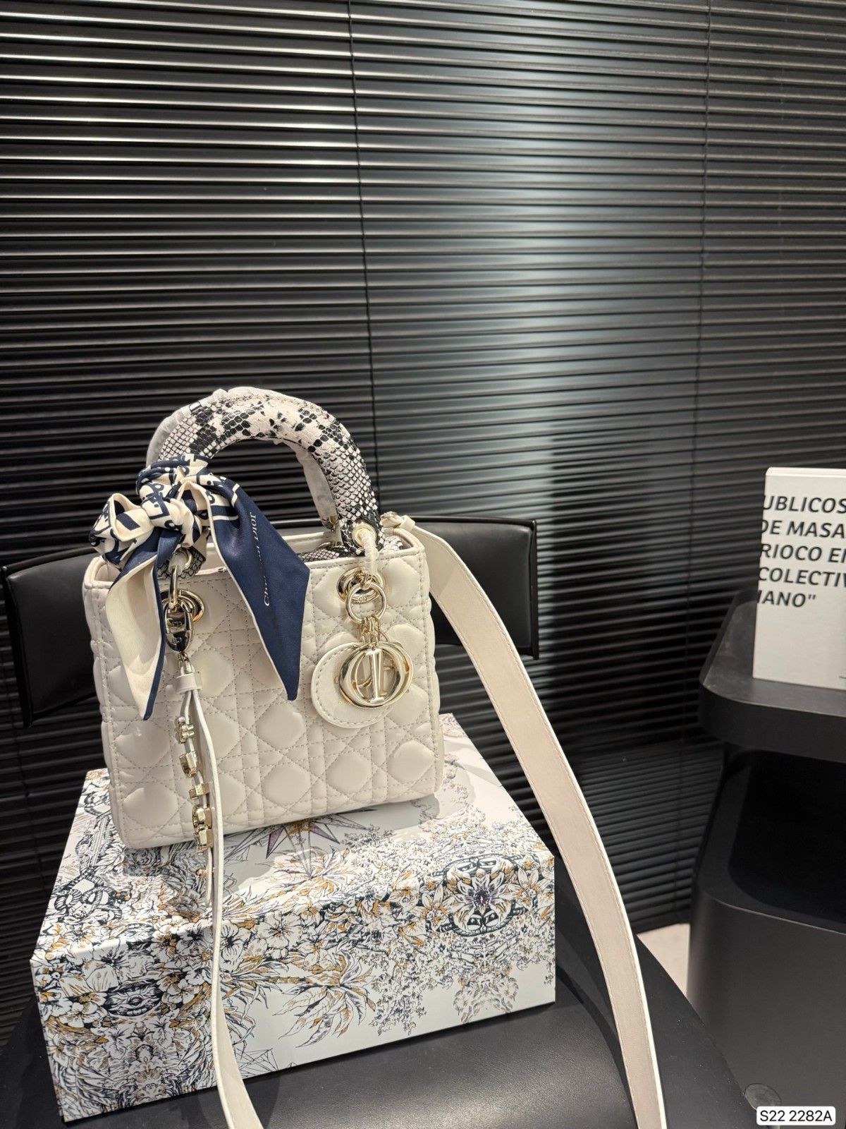 ディオール レディ ディオール ショルダーバッグ オシャレ A31767