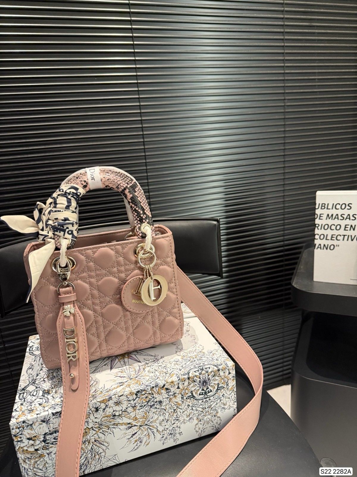 ディオール レディ ディオール ショルダーバッグ オシャレ A31767