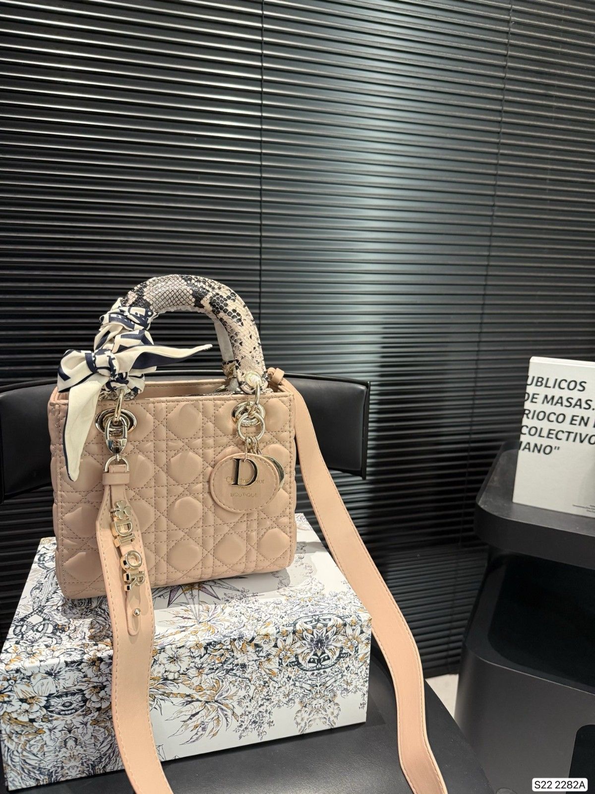 ディオール レディ ディオール ショルダーバッグ オシャレ A31767