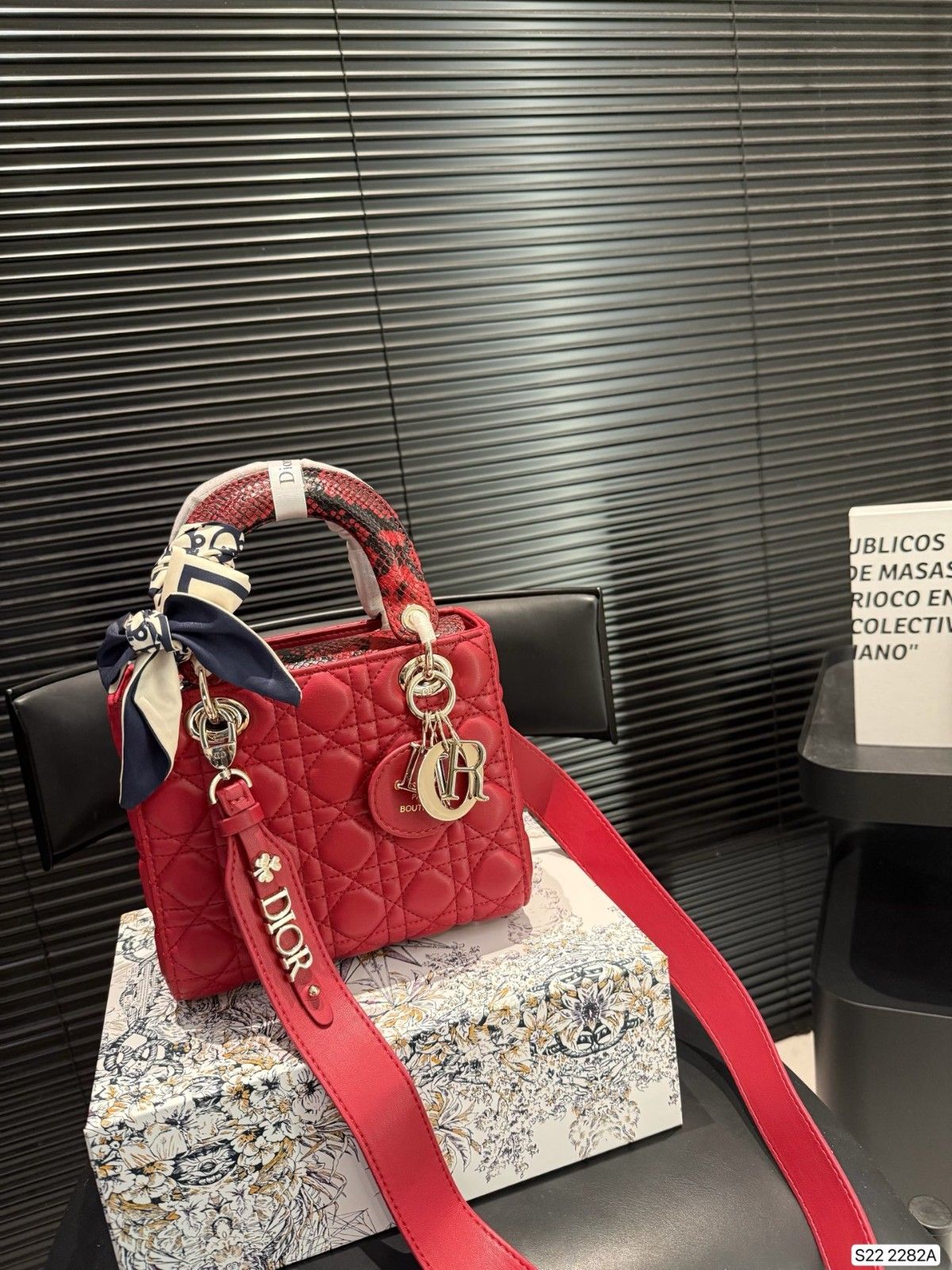 ディオール レディ ディオール ショルダーバッグ オシャレ A31767