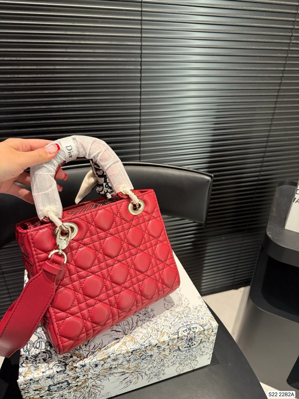 ディオール レディ ディオール ショルダーバッグ オシャレ A31767