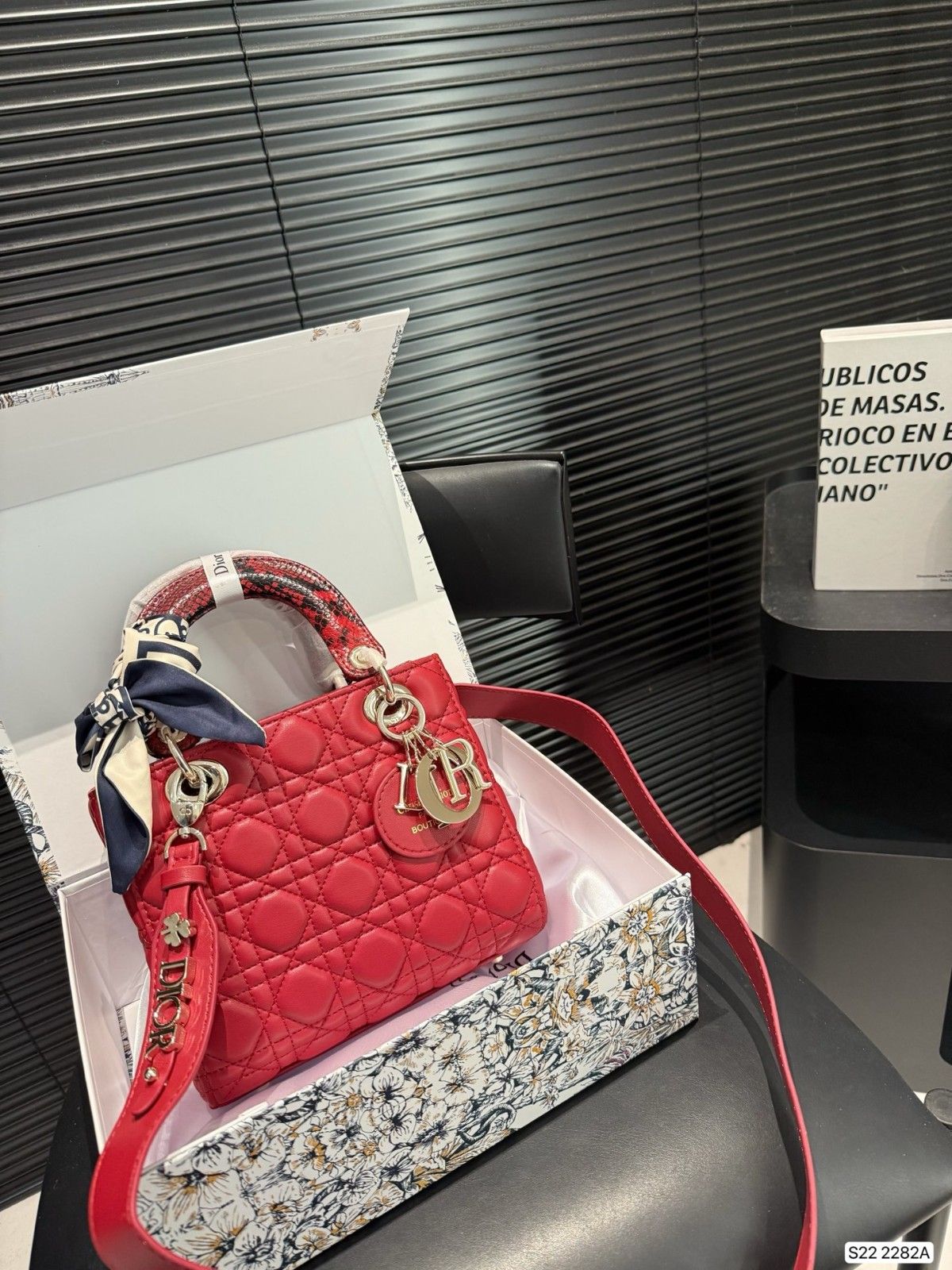 ディオール レディ ディオール ショルダーバッグ オシャレ A31767