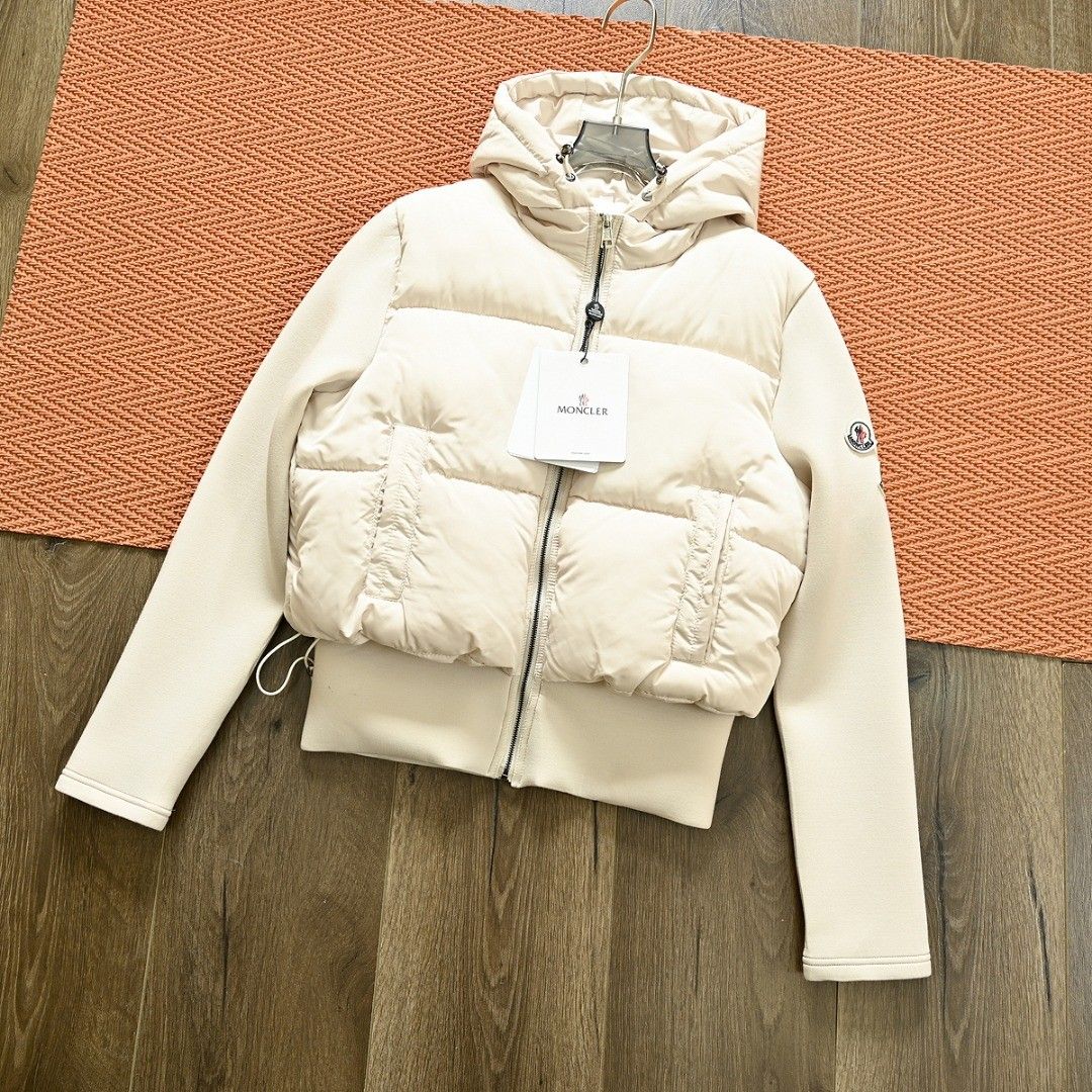 モンクレール レディース ショート ジャケット 中綿入れ A31763