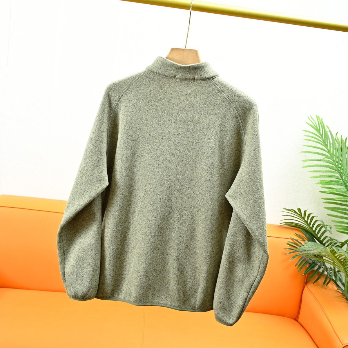 モンクレール メンズ ボア裏起毛 スポーツクルーネック 長袖 A31757