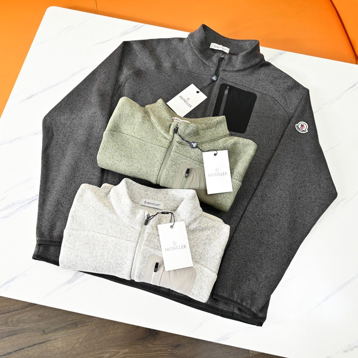 モンクレール メンズ ボア裏起毛 スポーツクルーネック 長袖 A31757