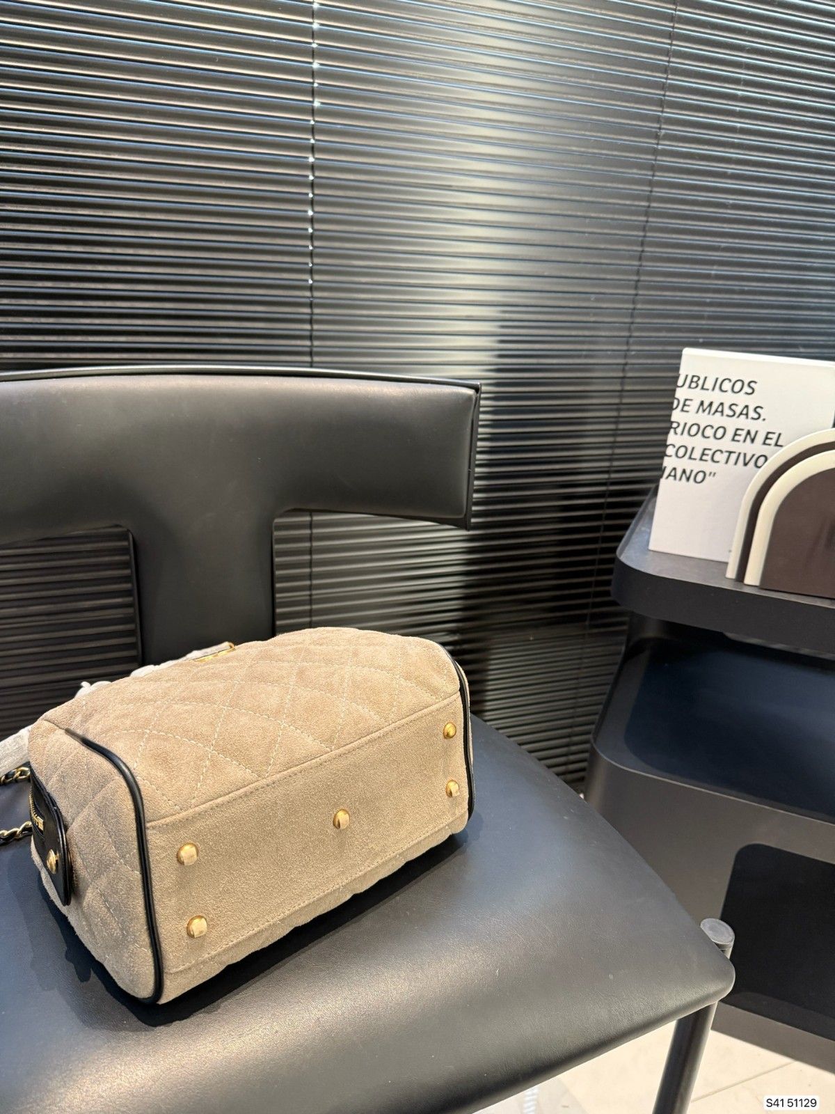 シャネル ショルダーバッグ 可愛い 高級感 A31755