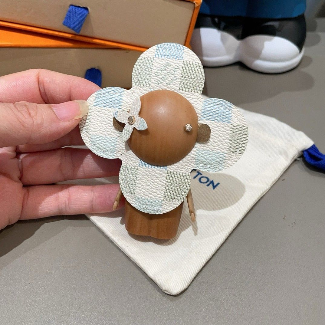 ルイヴィトン ヴィヴィエンヌ キーホルダー バッグチャーム 可愛い A31788