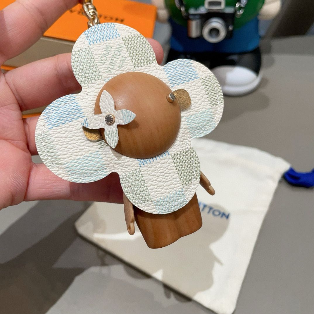 ルイヴィトン ヴィヴィエンヌ キーホルダー バッグチャーム 可愛い A31788