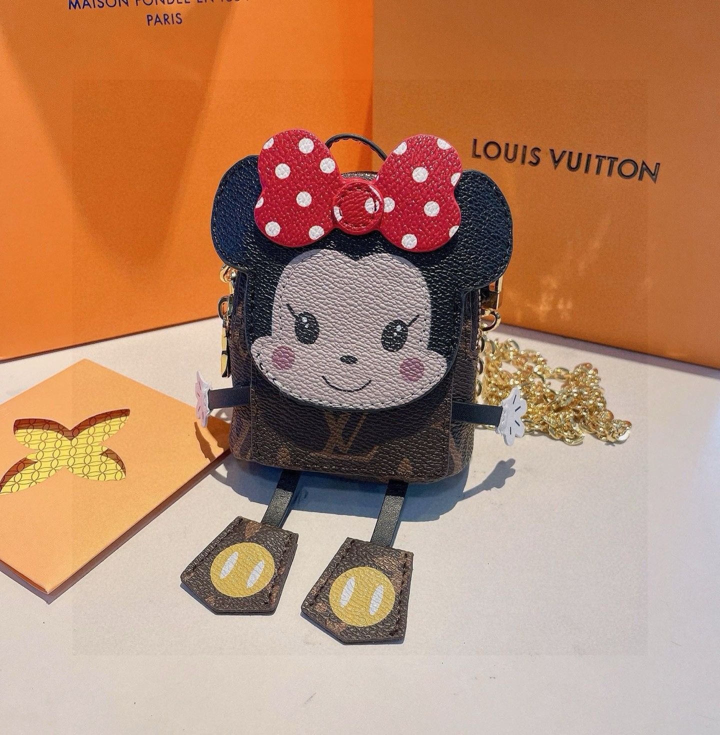 ルイヴィトン キーホルダー バッグチャーム ミニバッグ 可愛い A31787