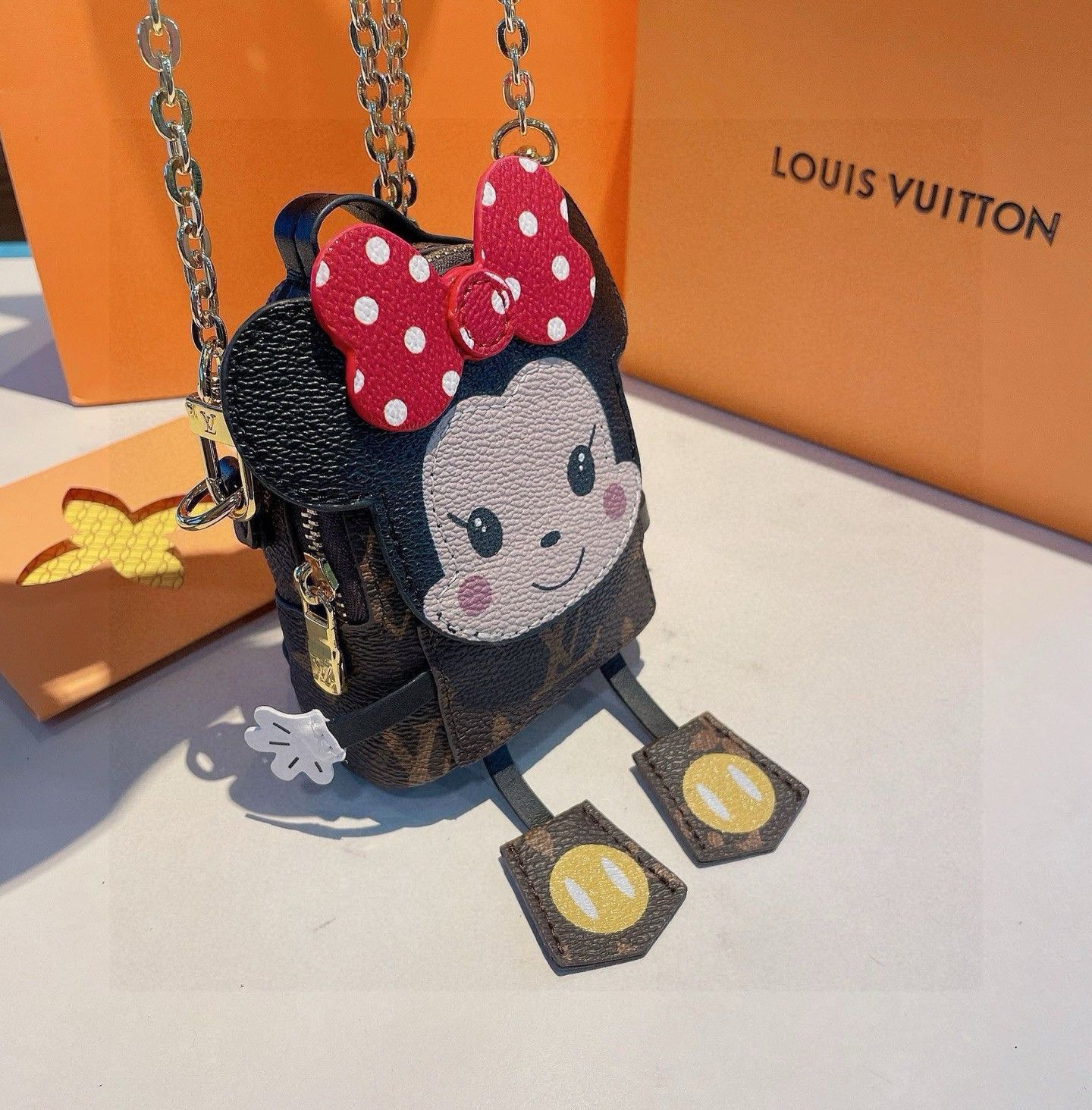 ルイヴィトン キーホルダー バッグチャーム ミニバッグ 可愛い A31787