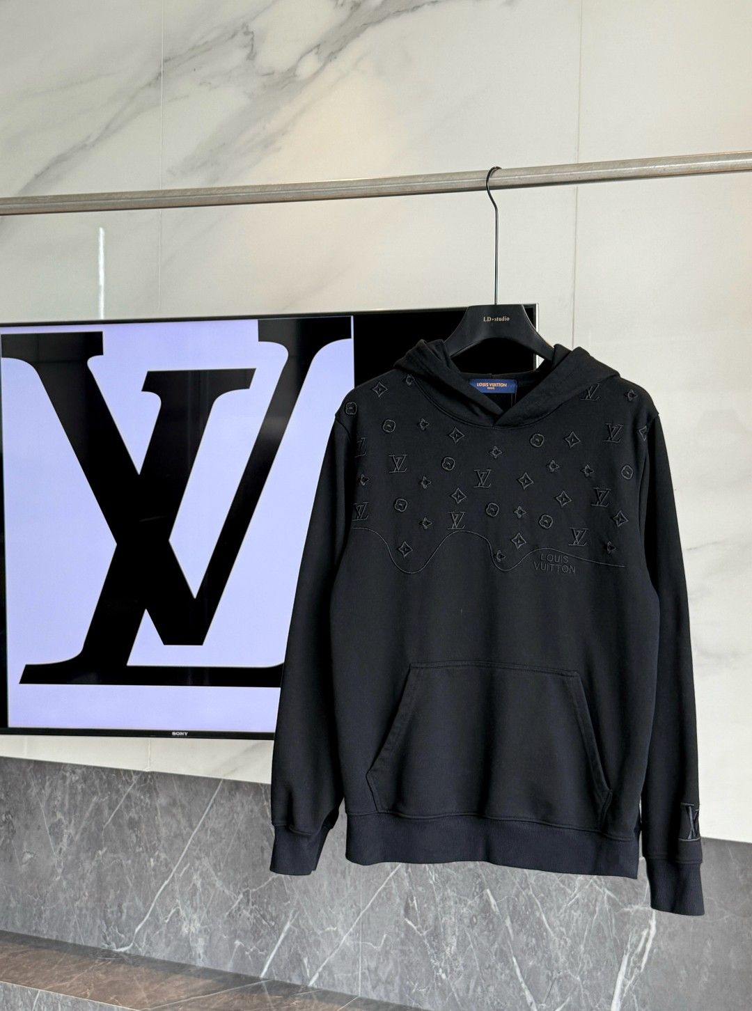 ルイヴィトン パーカー フード付き 刺繍ロゴ A31796