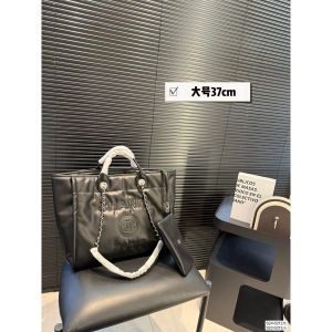 シャネル トートバッグ レザー 大容量 A31792