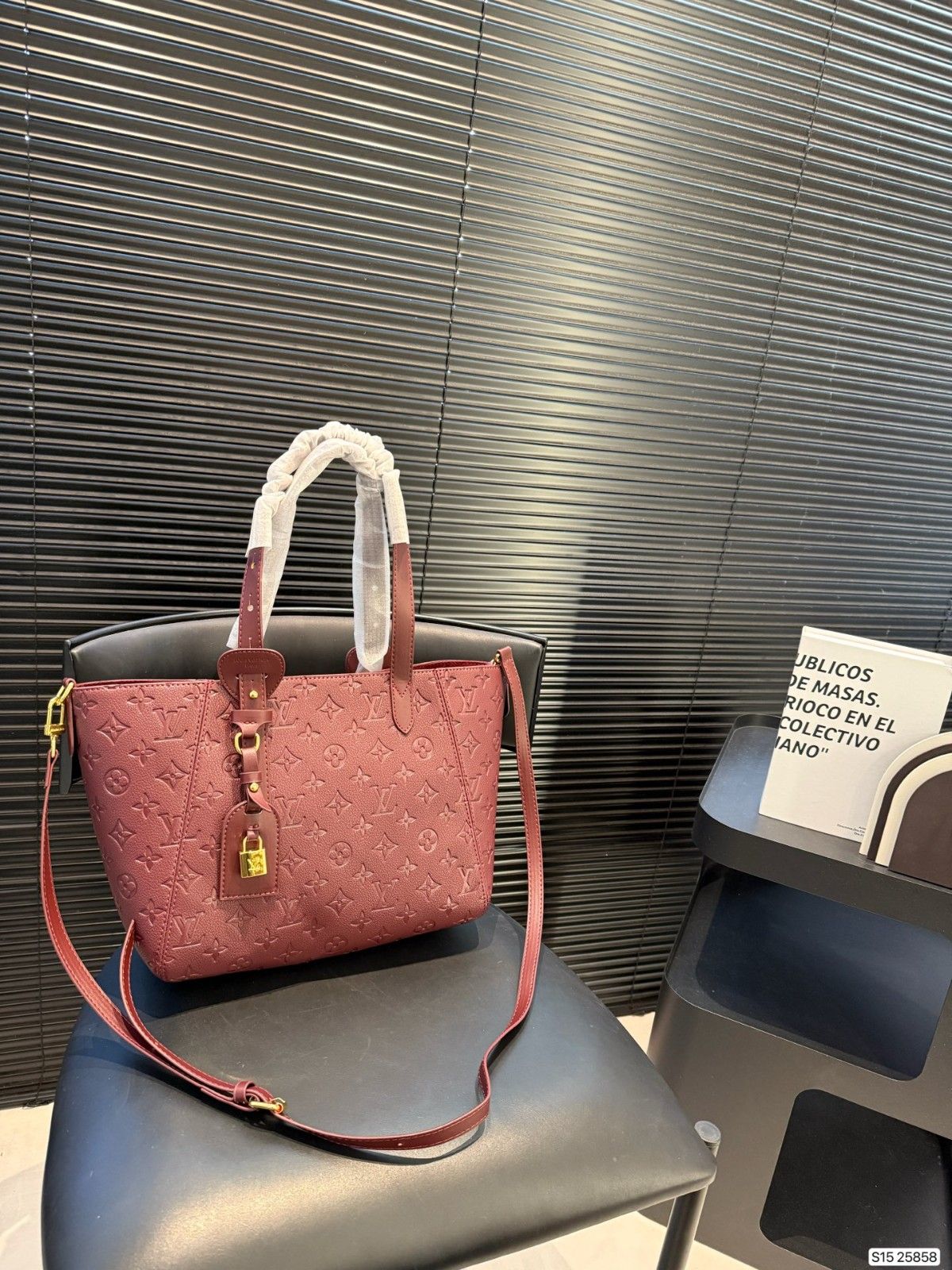 ルイヴィトン all in one トートバッグ 激安 A31824